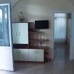 Laguna Guest house 2*