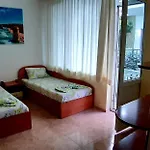 Guest house Laguna 2*
