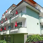 Laguna Guest house 2*