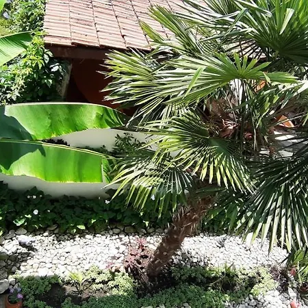 Laguna Къща за гости