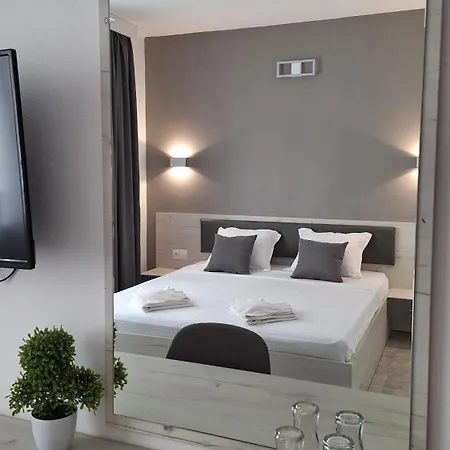 Къща за гости Laguna 2*